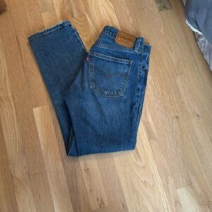 Women’s Levi’s. Midday Straight 27